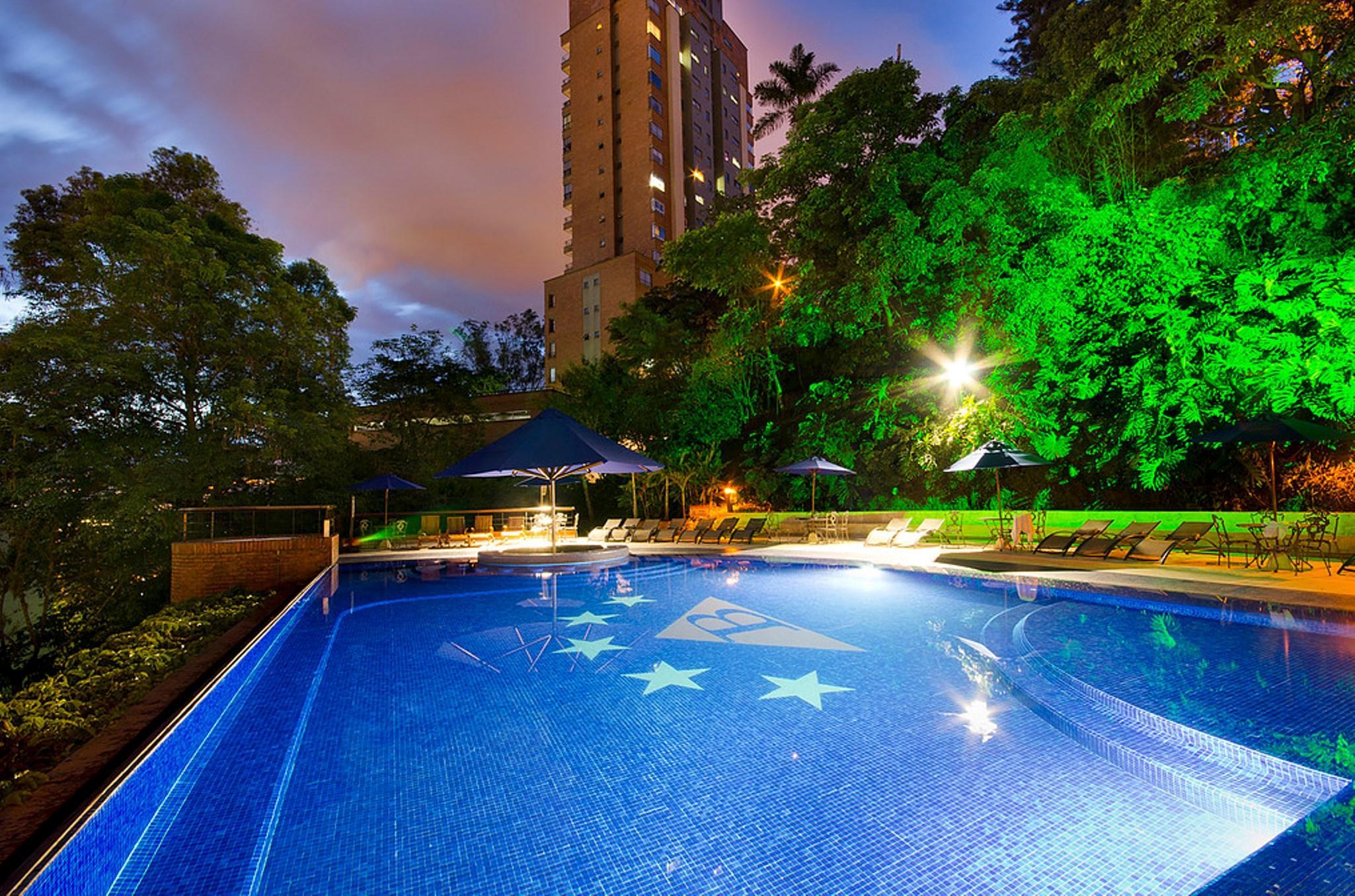Hotel Dann Carlton Belfort Медельїн Екстер'єр фото Swimming pool
