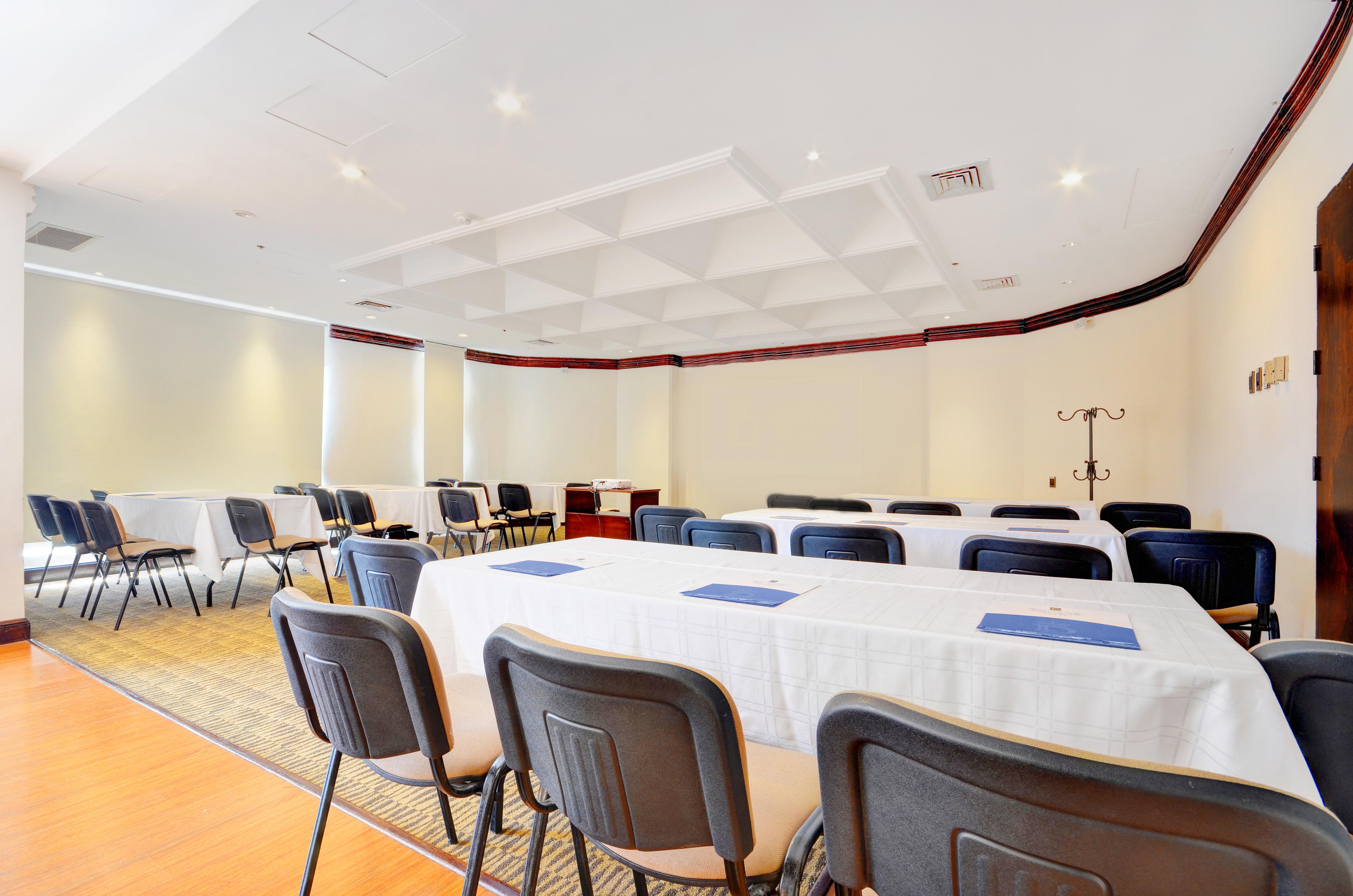 Hotel Dann Carlton Belfort Медельїн Екстер'єр фото Meeting room
