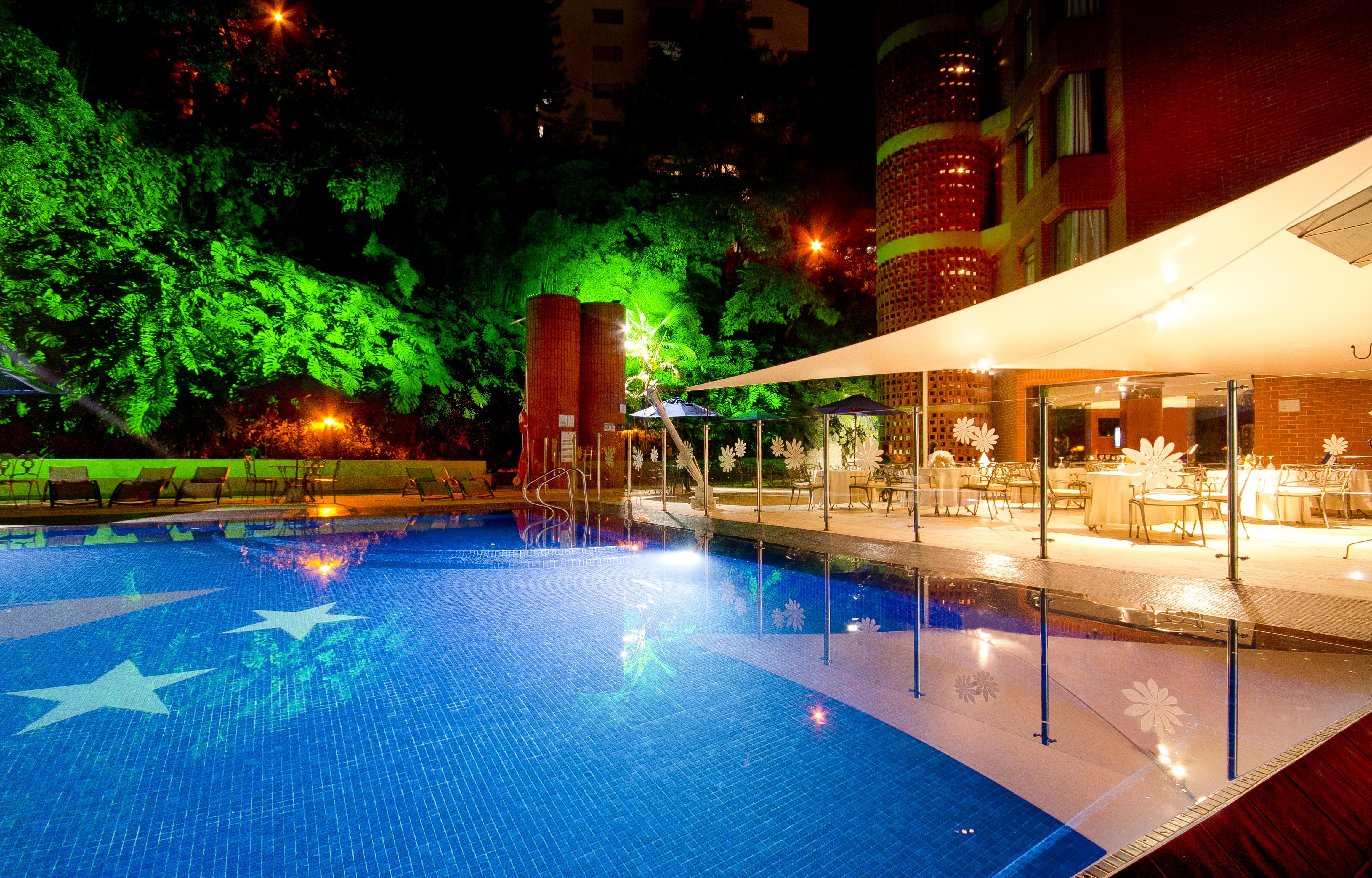 Hotel Dann Carlton Belfort Медельїн Екстер'єр фото Swimming pool