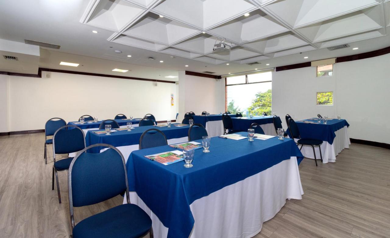 Hotel Dann Carlton Belfort Медельїн Екстер'єр фото Meeting room